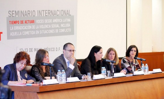 El seminario internacional fue organizado por la Secretaría de Relaciones Exteriores (SRE), la Secretaría de Gobernación (SEGOB) a través de la  Comisión Nacional para Prevenir y Erradicar la Violencia contra las Mujeres (CONAVIM) y la Embajada de Reino Unido en México, y se enmarca en la “Iniciativa para la Prevención de la Violencia Sexual en Situaciones de Conflicto”, impulsada  por el gobierno de Reino Unido desde 2012 y de la cual México es promotor regional